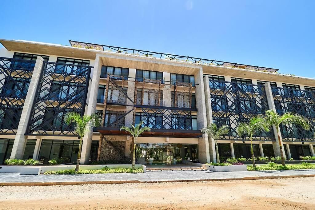 Escape - Stylish Pool, Gym & Parking Tulum