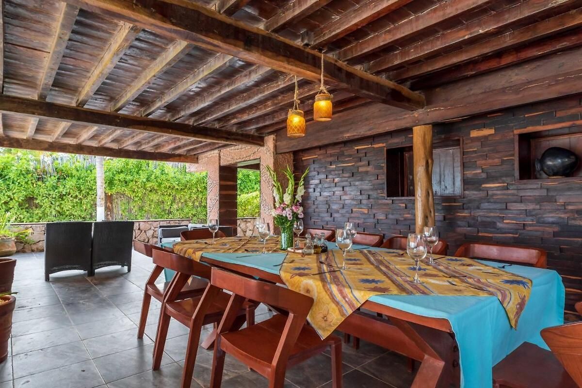 Casa Aakbal Private Fron Sea Location