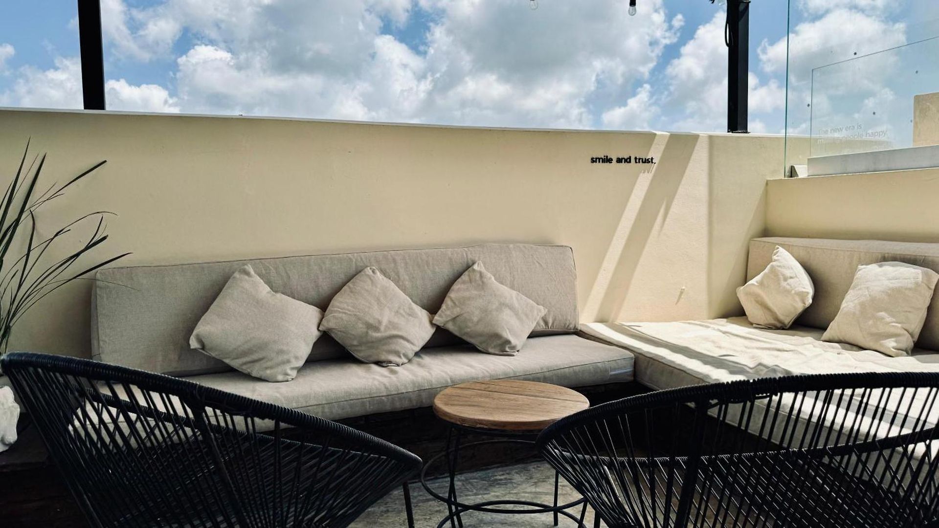 Noah Hotel