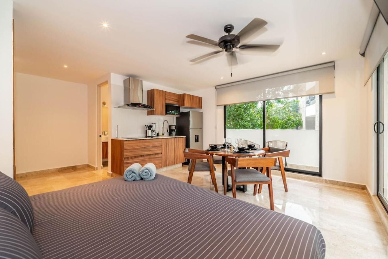 Сasa de vacaciones King With Private Balcony, Gym, Rooftop Pool *