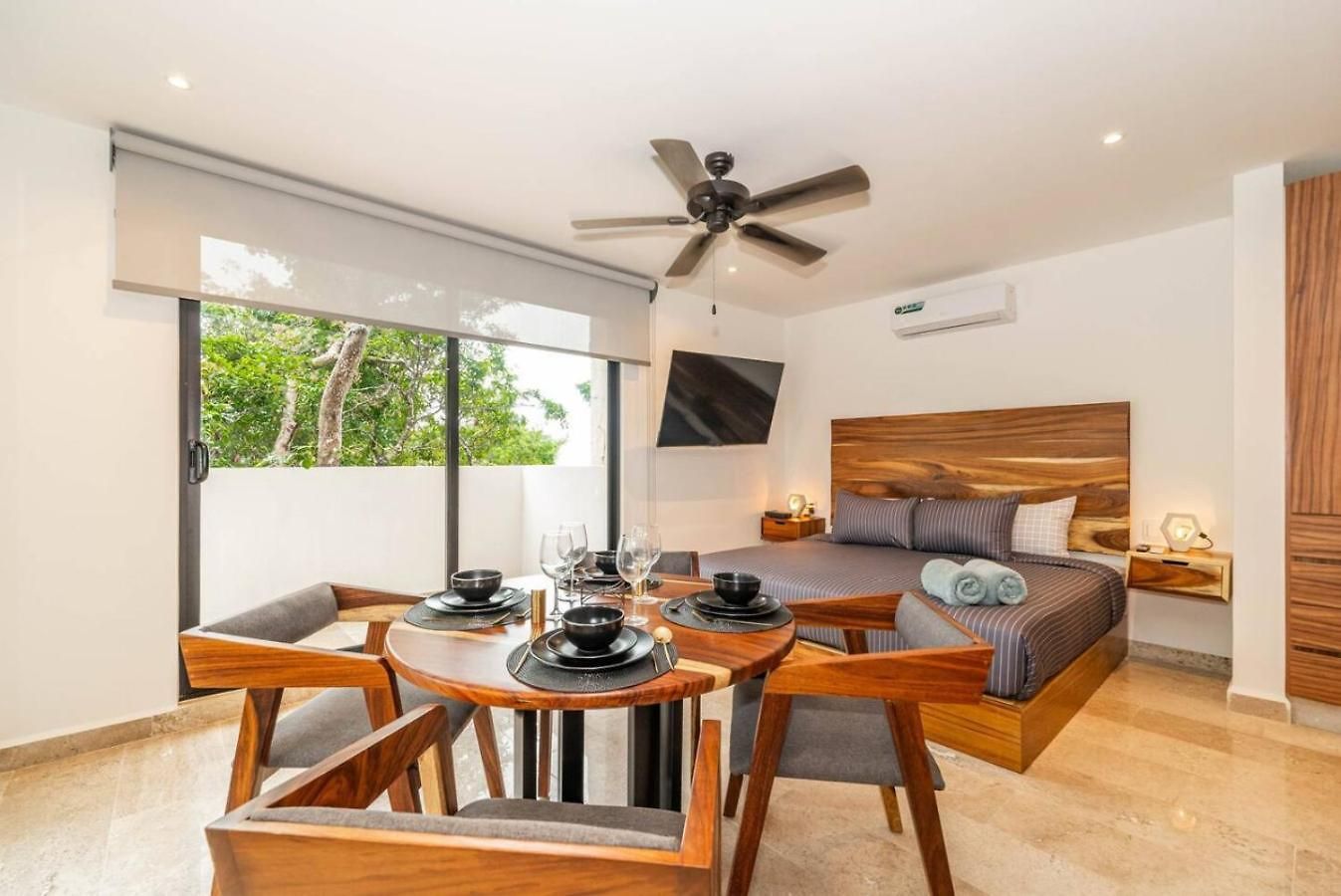 Сasa de vacaciones King With Private Balcony, Gym, Rooftop Pool