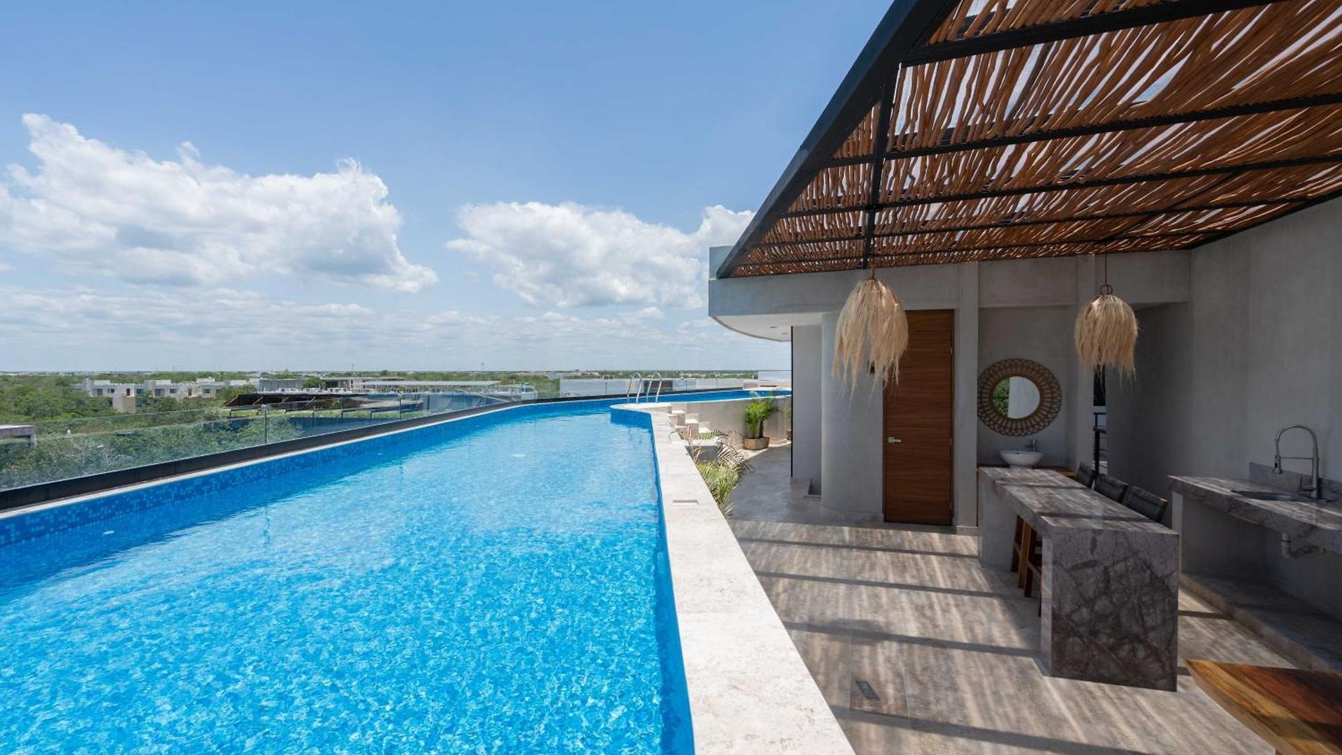 Akua 17 2br Rooftop Pool & Gym