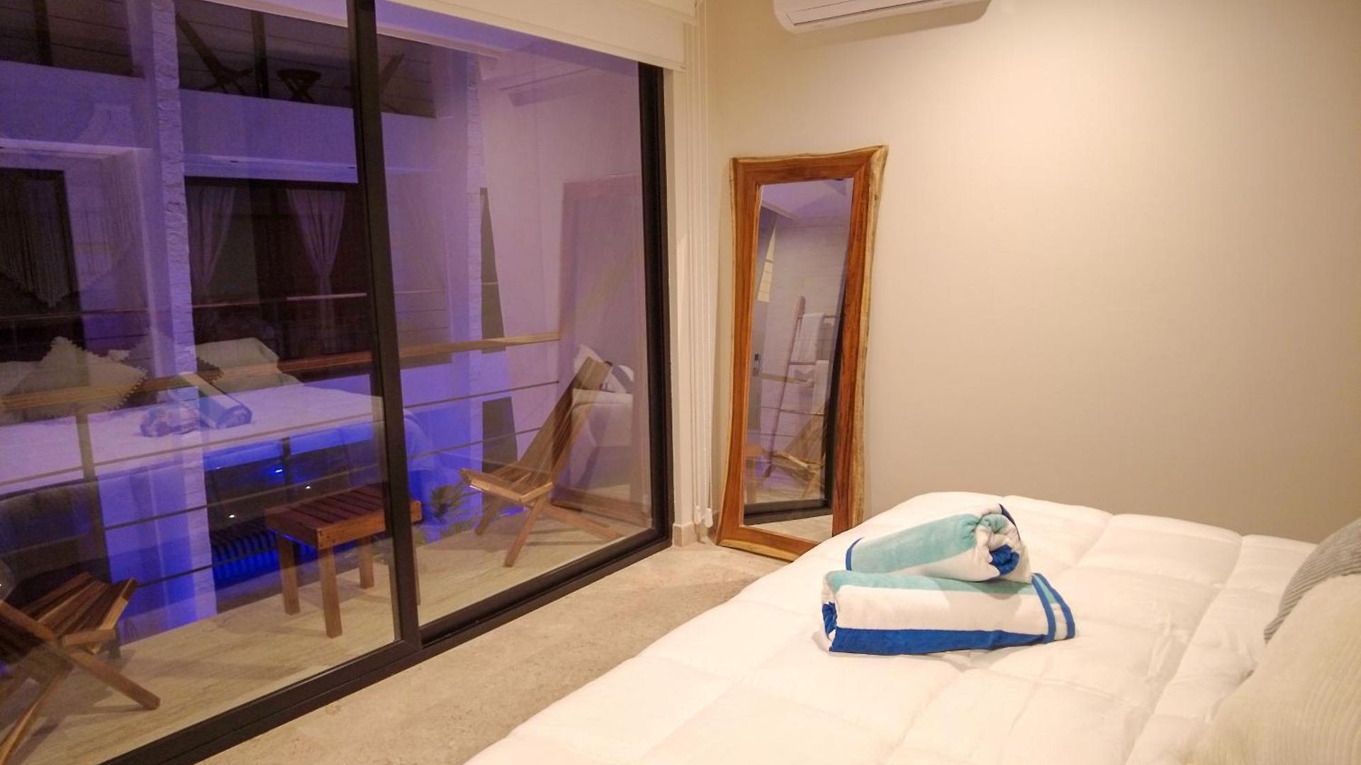 Akua 17 2br Rooftop Pool & Gym