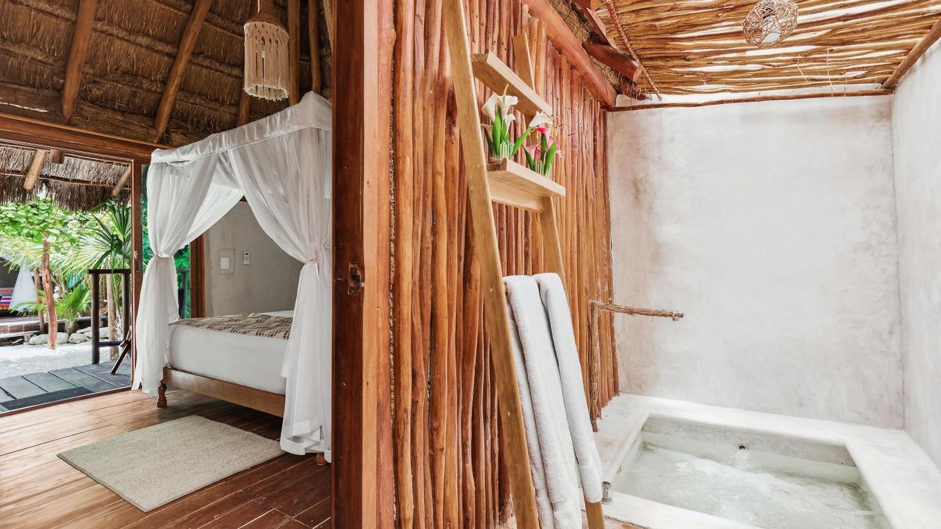 Hotel Xhule 4*