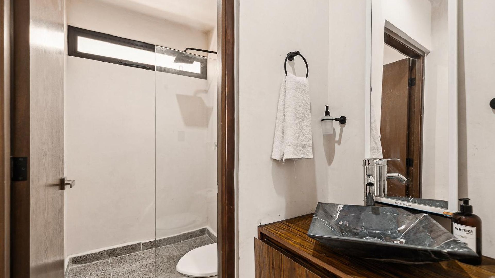 Xhule Hotel
