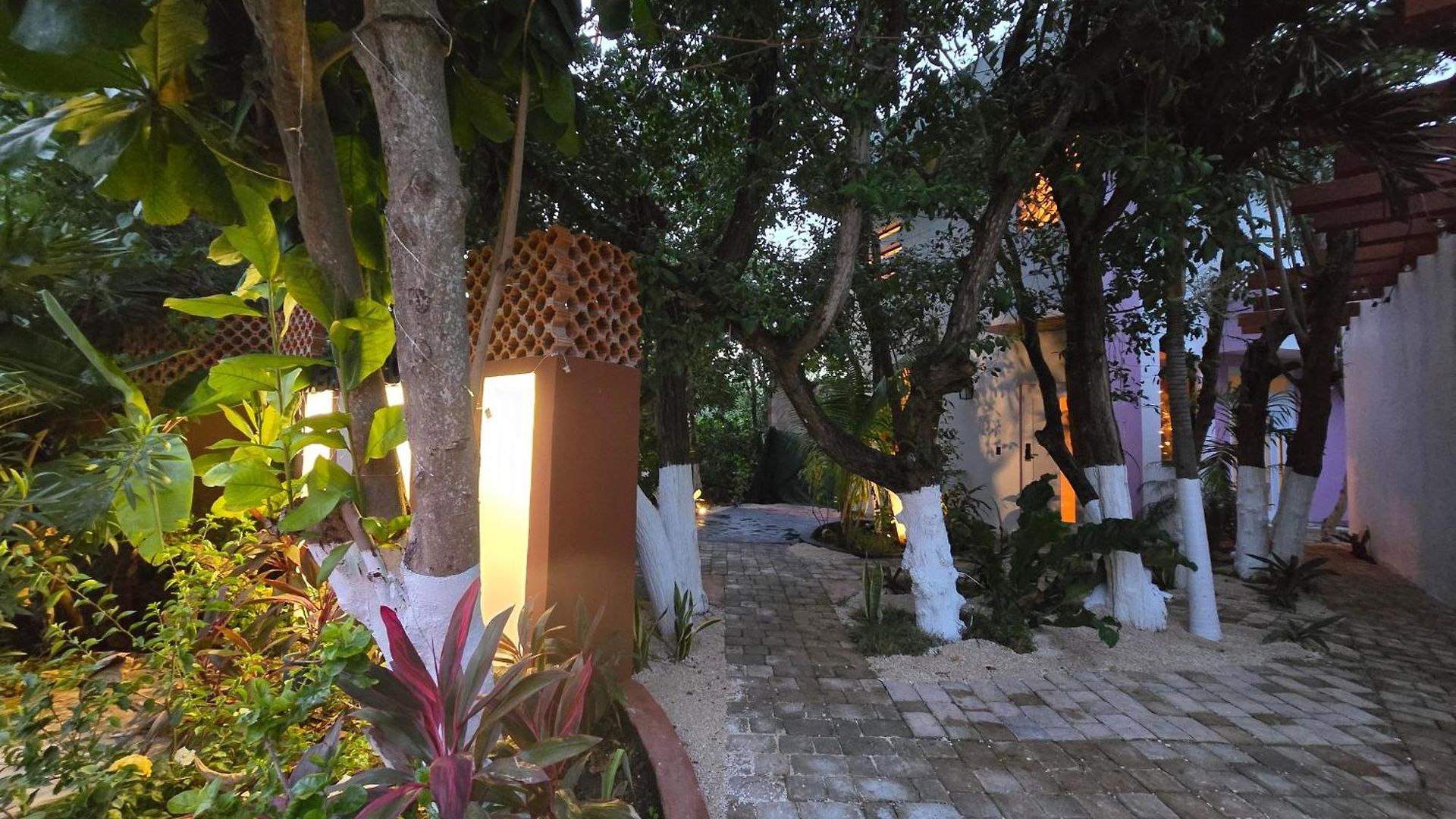 Casa Rosse