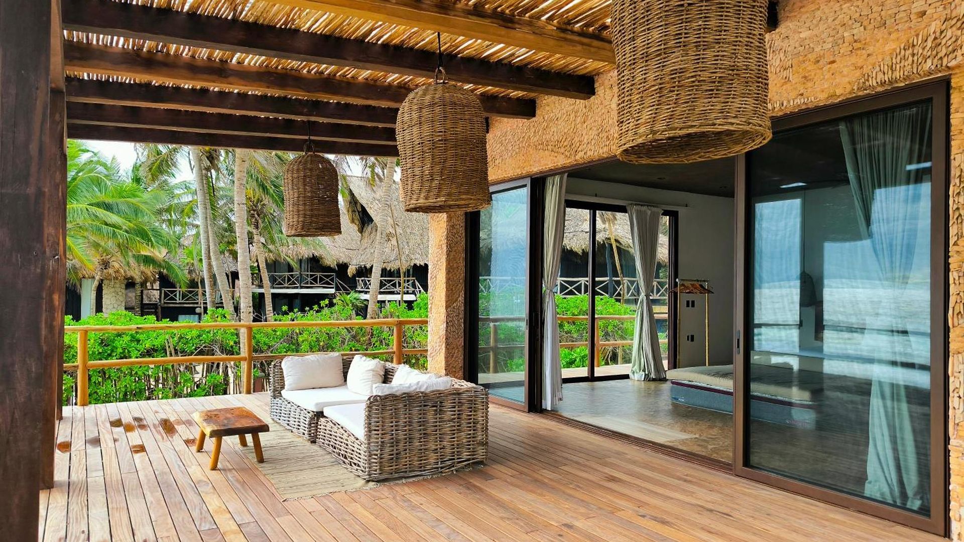 Casa Aakbal Private Fron Sea Location
