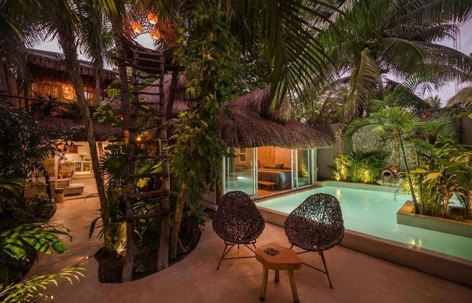 Jungle -steps To The And Restaurants! Villa *