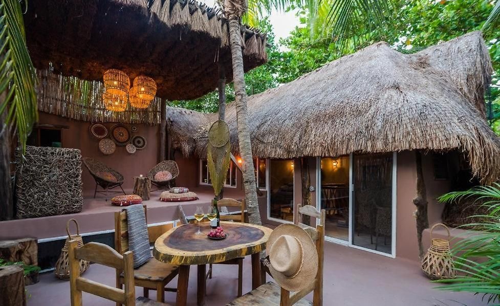 Jungle -steps To The And Restaurants! Villa *