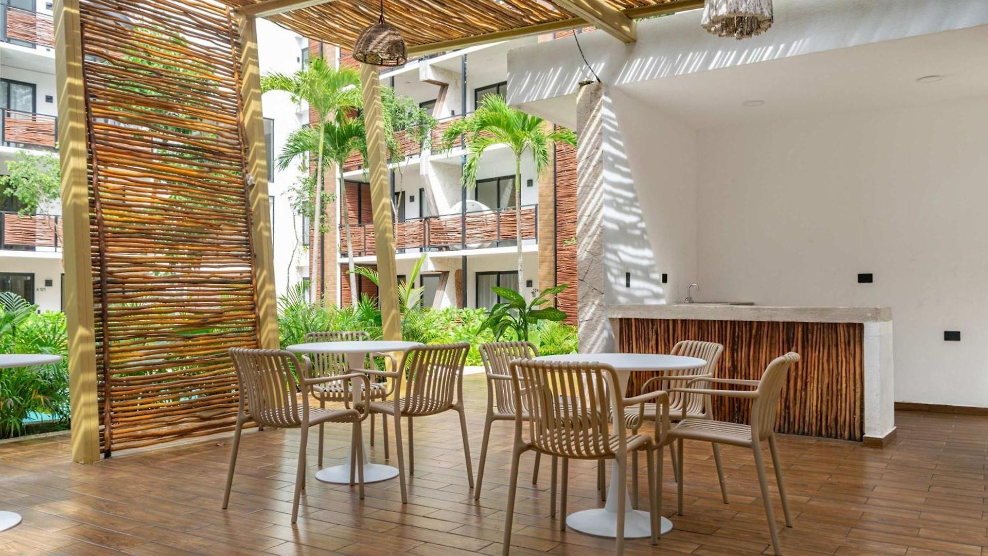 Apartment Pool & Rooftop In 2 Bedrooms