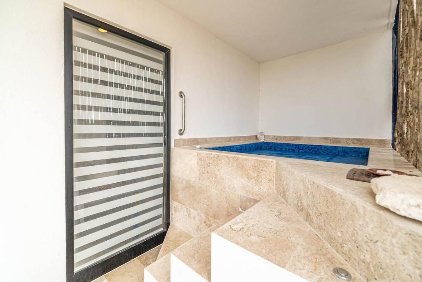 Lux 2 Bd With Private Plunge Pool And Balcony *