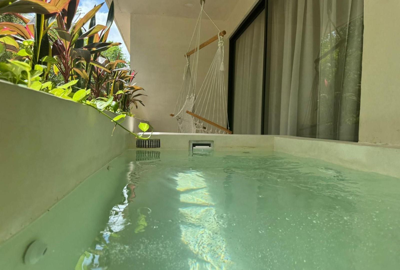 Talulah Living Apartahotel 4*