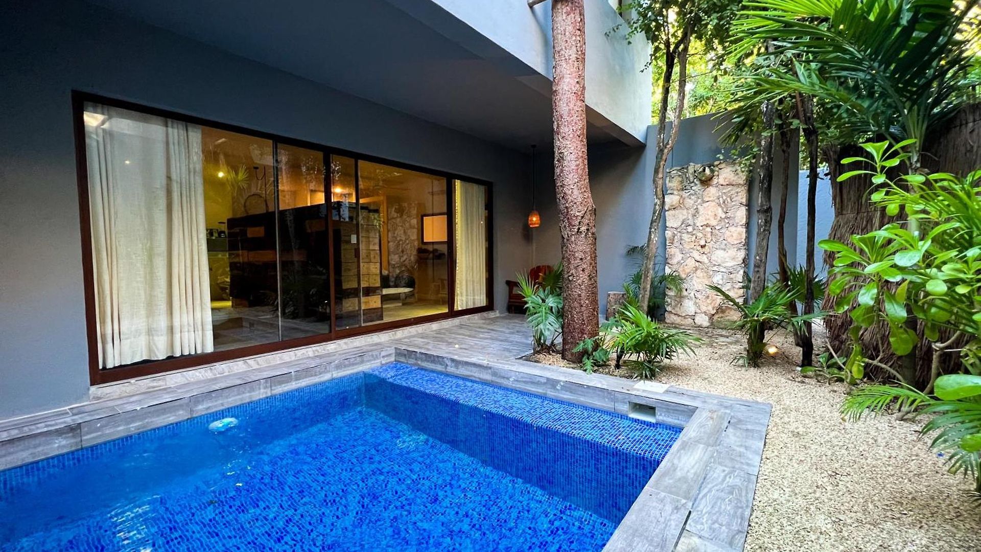Kuun Taak Hotel