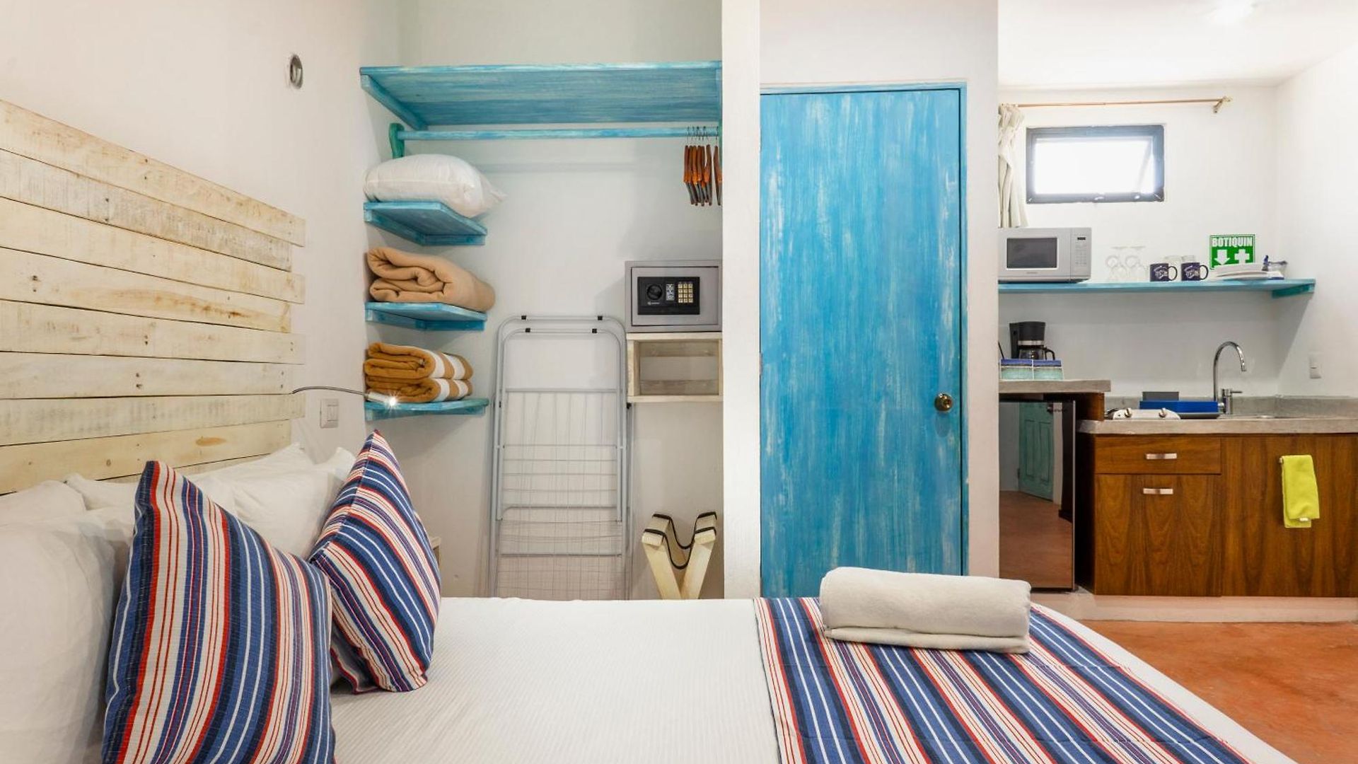 Casa Toloc Apartahotel 4*