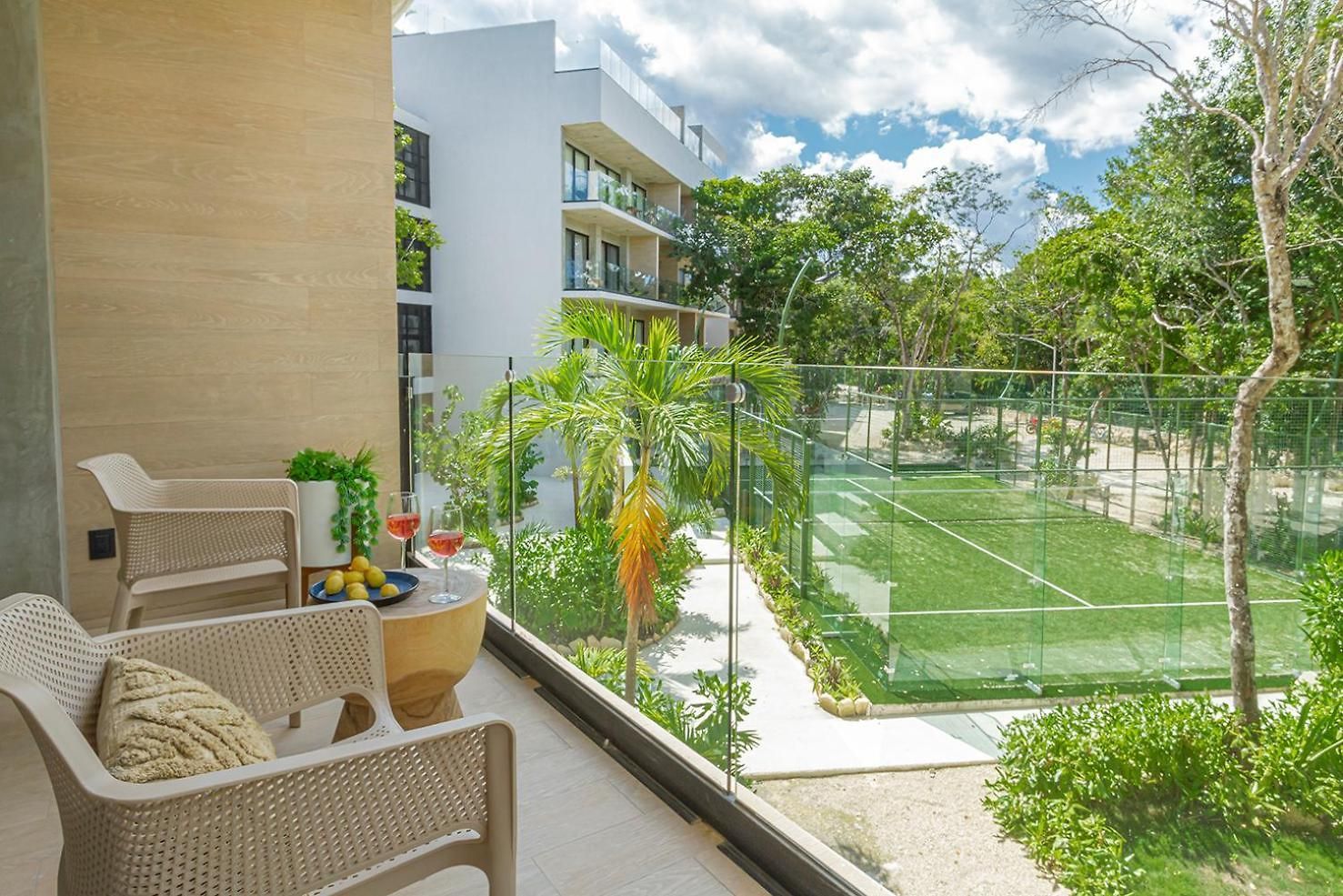 Impresionante Tuk Apartahotel