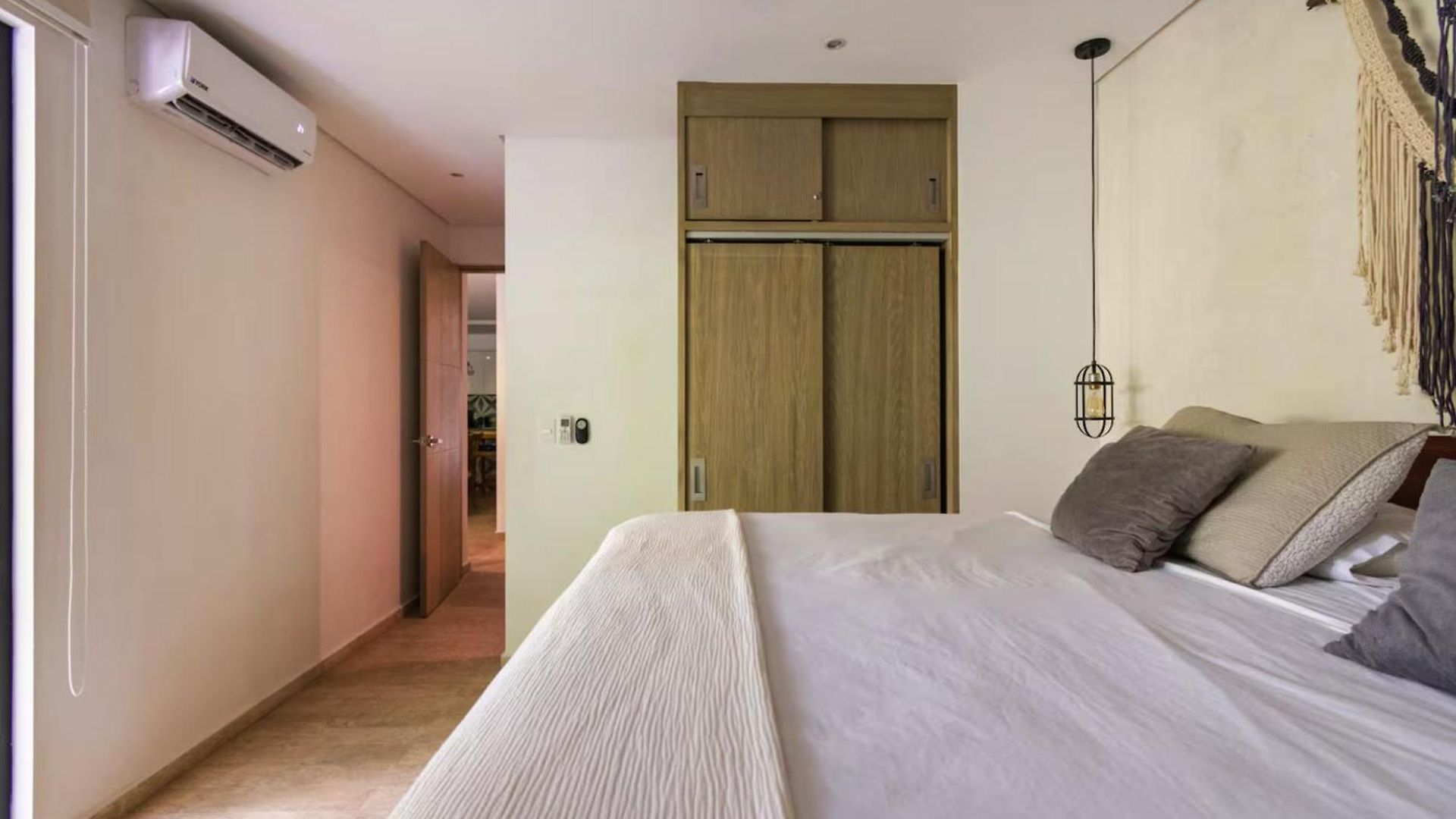 Spacious For 10 Great Amenities *