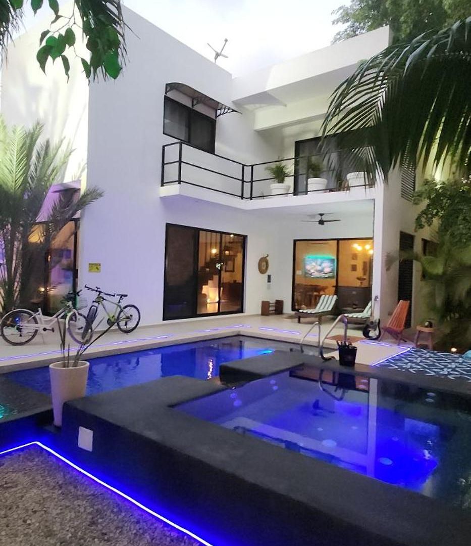 Azul Luxury For Less *