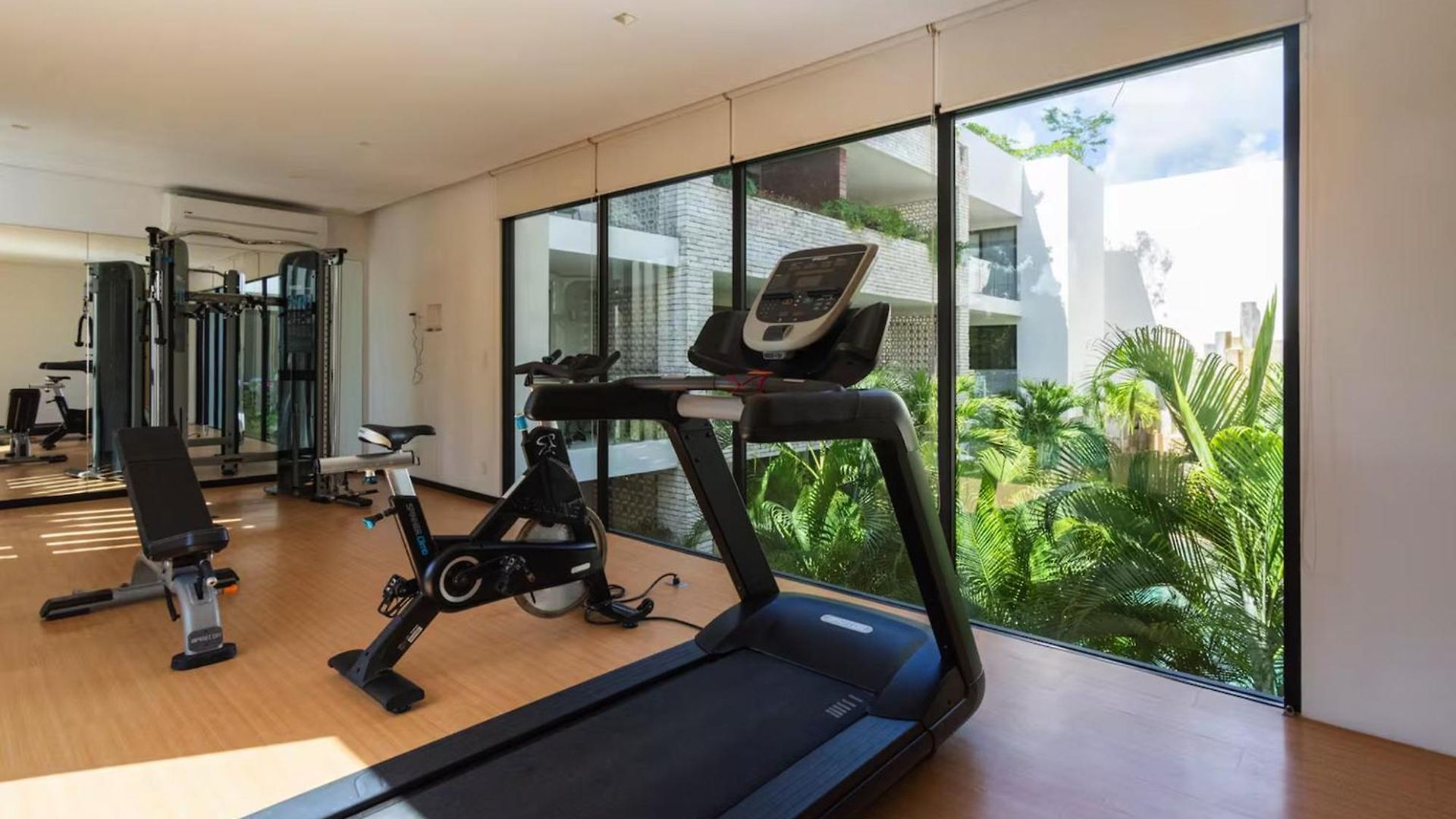 Spacious For 10 Great Amenities