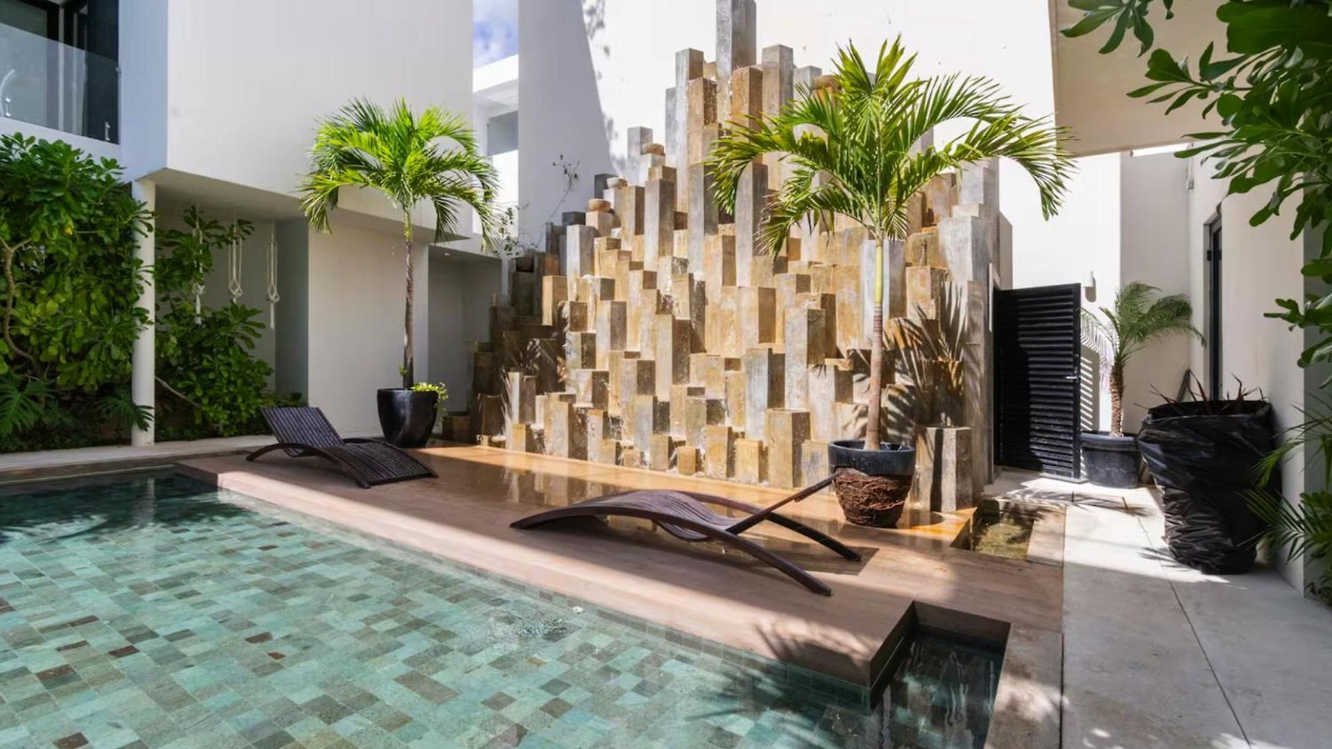 Spacious For 10 Great Amenities *