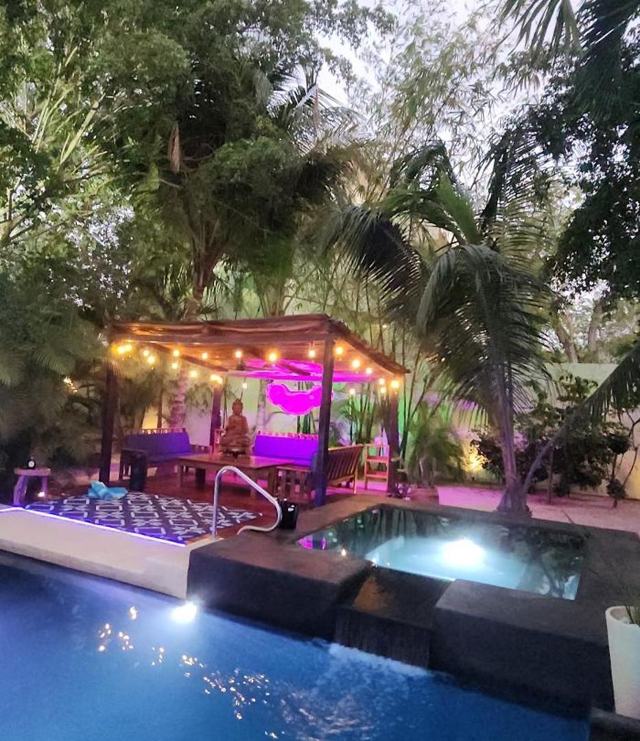 Azul Luxury For Less *