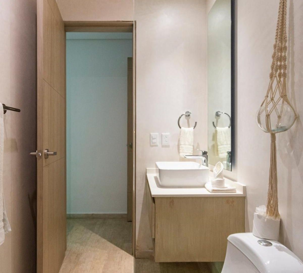 Spacious For 10 Great Amenities *