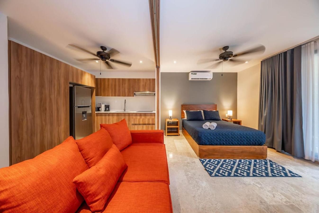 Lux With Rooftop Pool Gym Private Balcony Holiday home