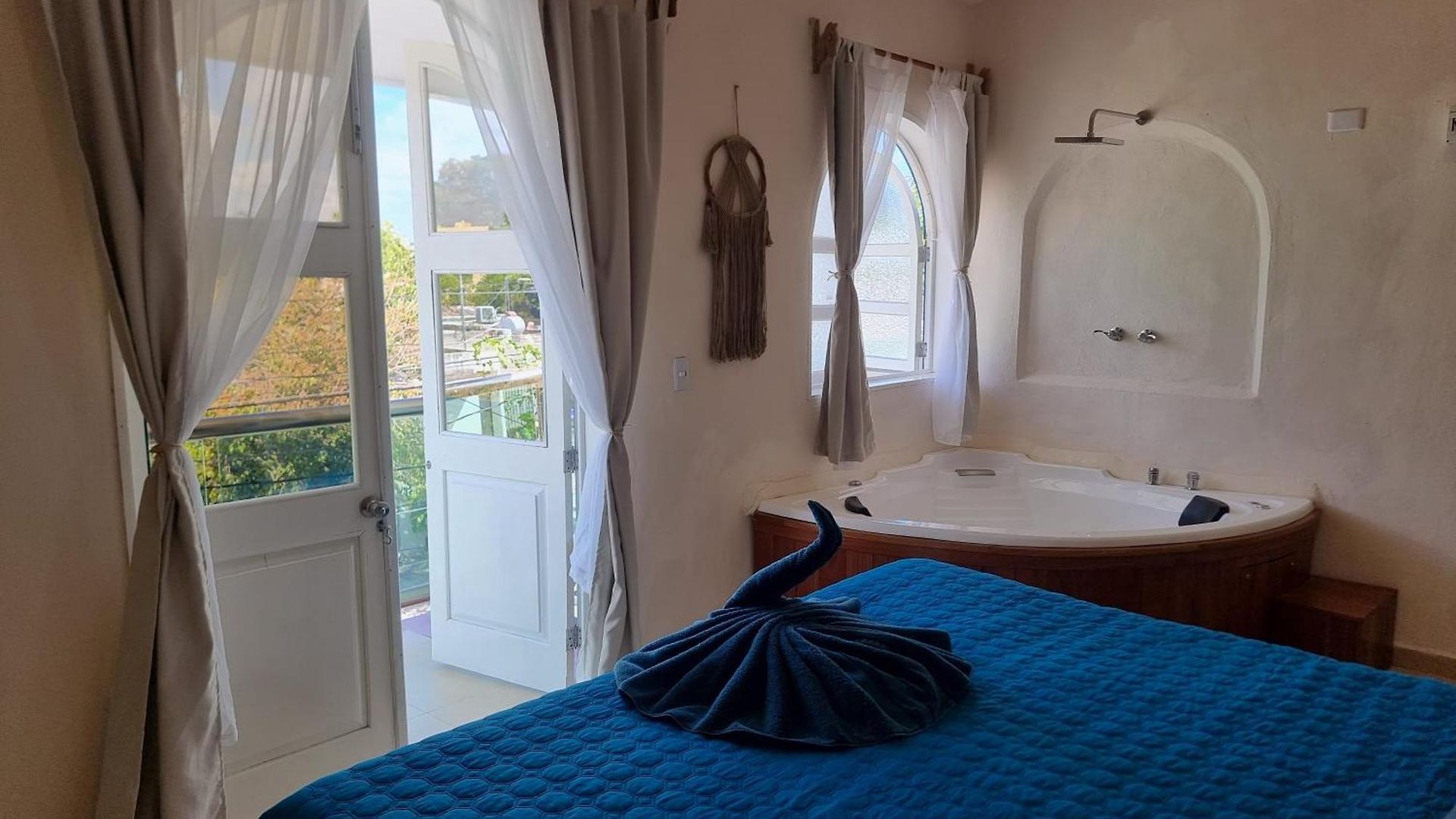 Hotel 396 3*