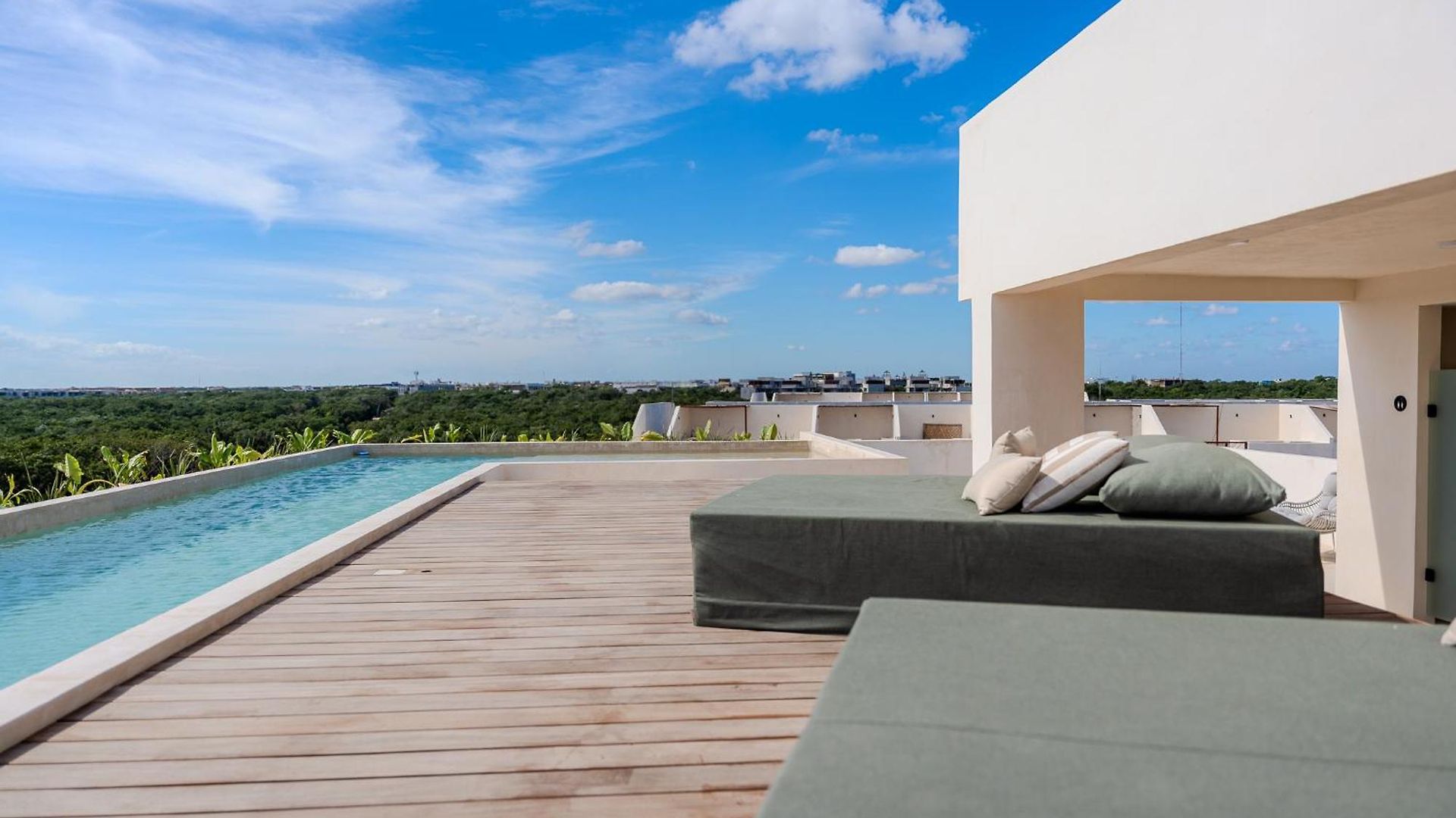Tropical 2 Bedroom | Private Balcony & Rooftop | Casago Holiday home