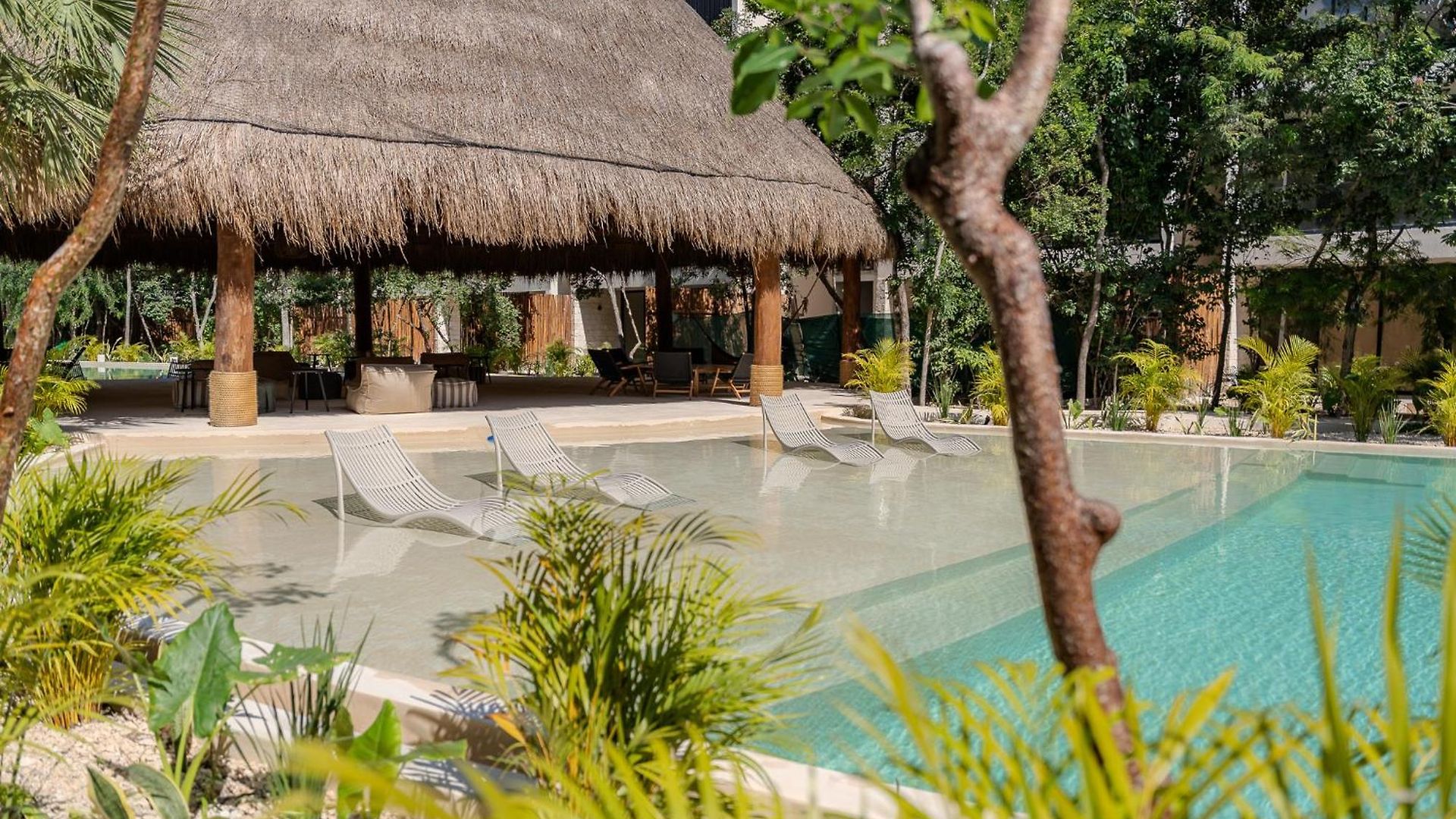 Tropical 2 Bedroom | Private Balcony & Rooftop | Casago Holiday home