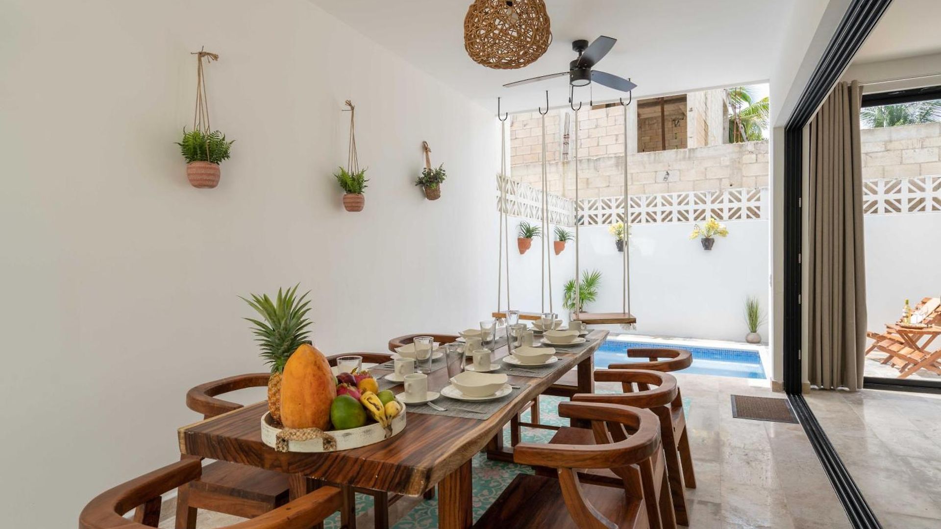 Casa Laura - - Private Townhome For 6 Guest - 3 Bedrooms - 5 Beds- Restaurant Walking Distance Tulum