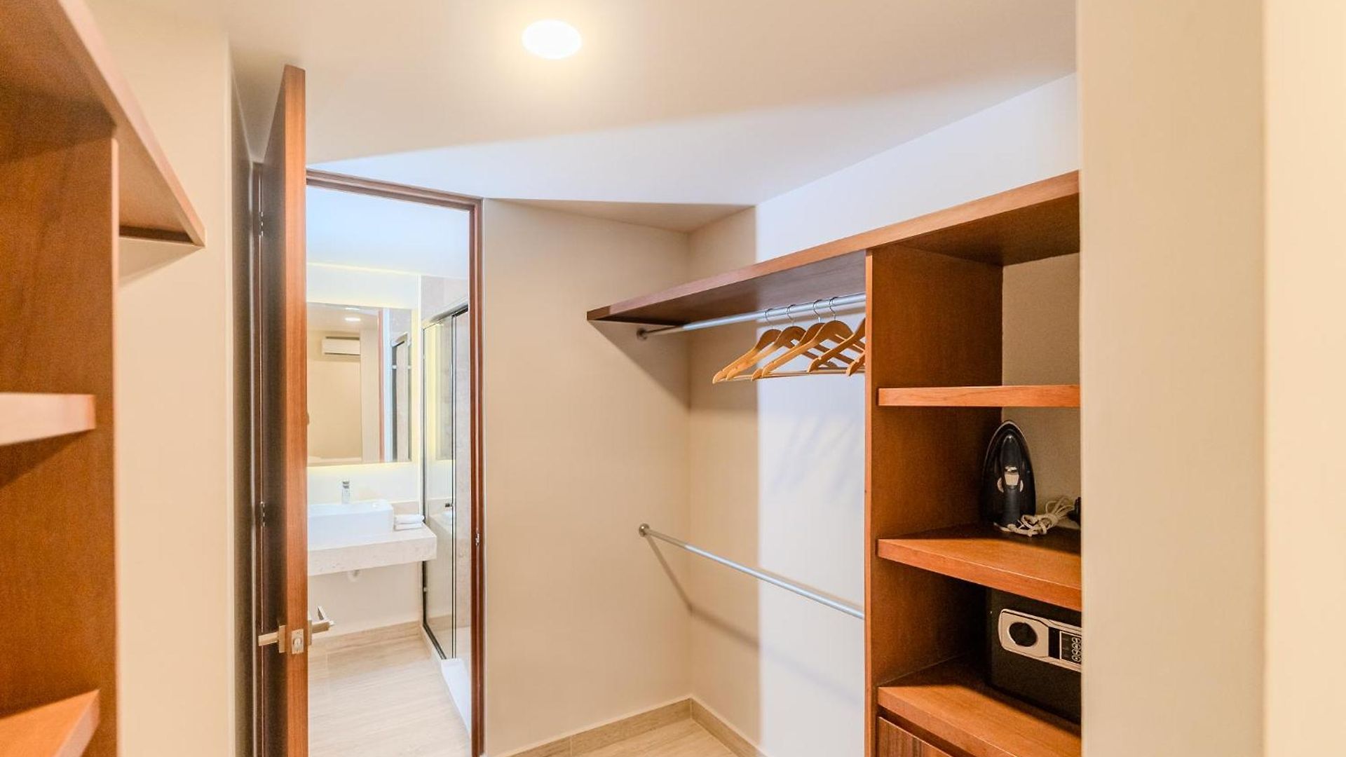 Tropical 2 Bedroom | Private Balcony & Rooftop | Casago Holiday home