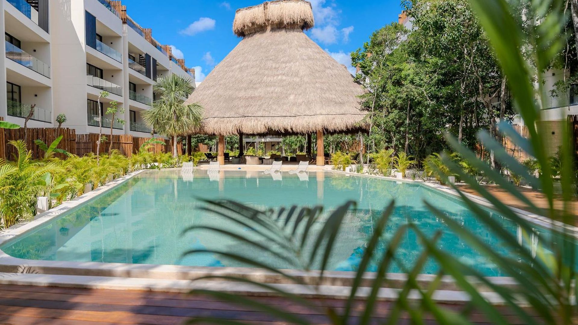 Holiday home Tropical 2 Bedroom | Private Balcony & Rooftop | Casago *