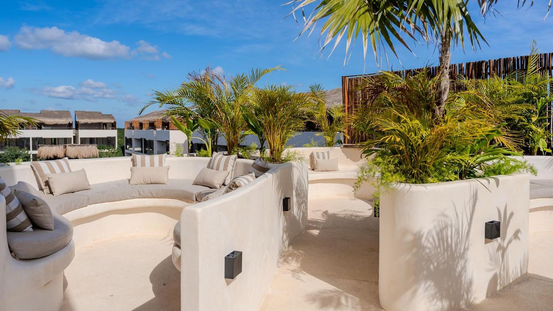 Tropical 2 Bedroom | Private Balcony & Rooftop | Casago Holiday home Tulum
