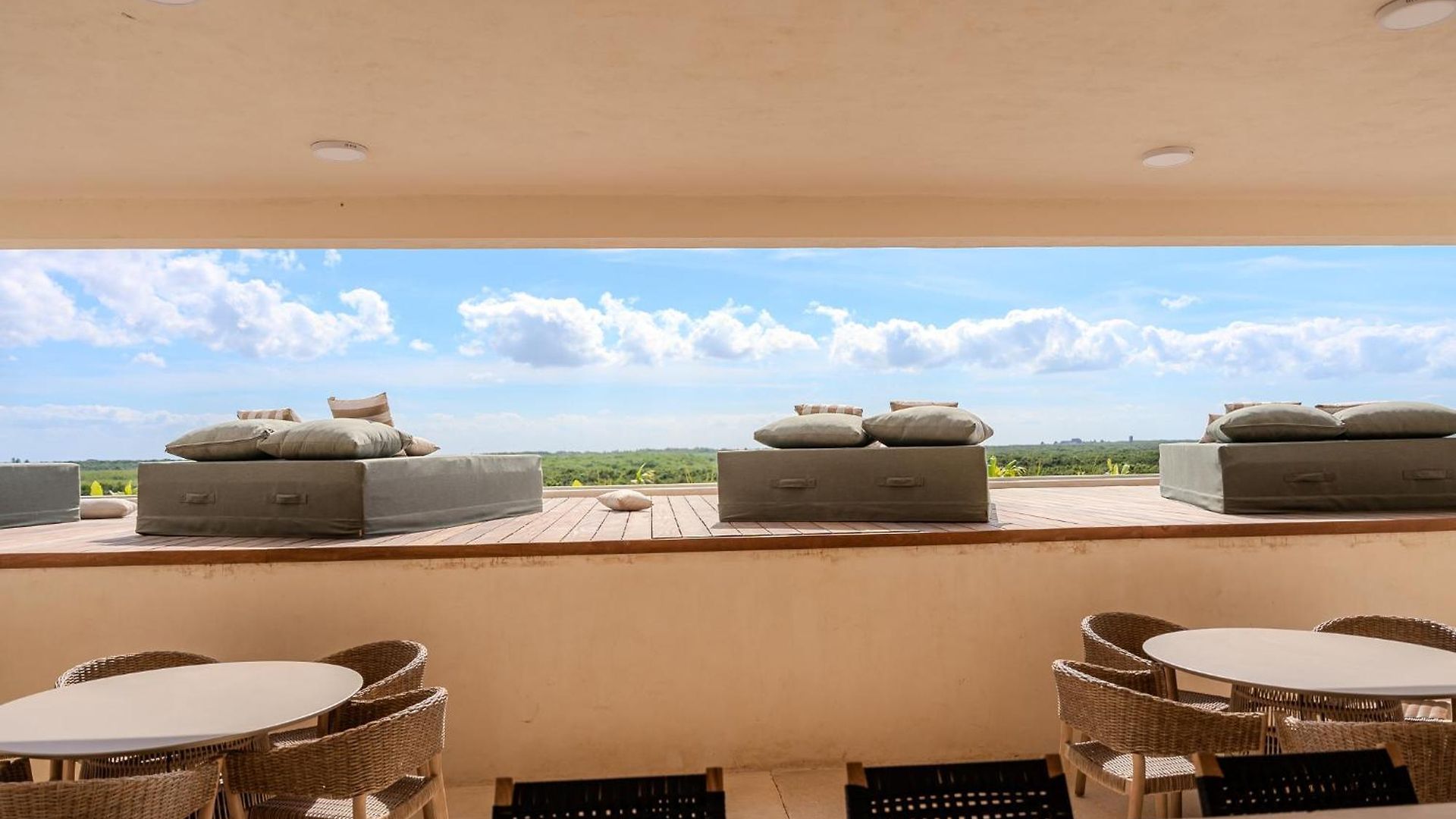 Holiday home Tropical 2 Bedroom | Private Balcony & Rooftop | Casago *