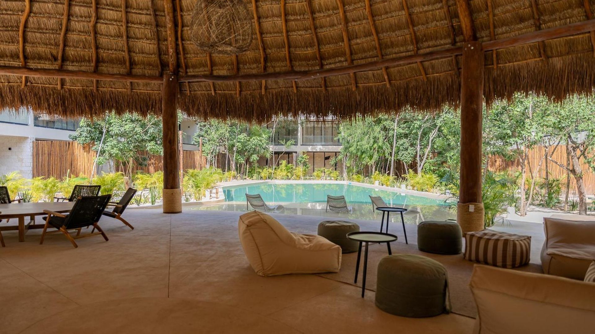 Holiday home Tropical 2 Bedroom | Private Balcony & Rooftop | Casago *
