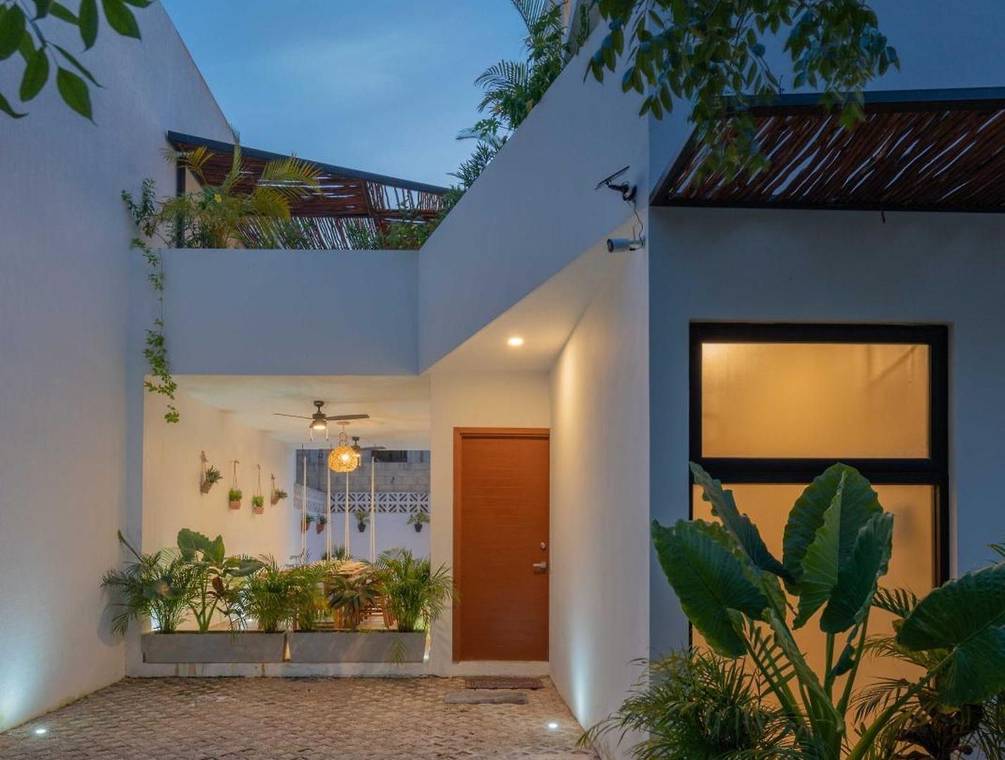 Casa Laura - - Private Townhome For 6 Guest - 3 Bedrooms - 5 Beds- Restaurant Walking Distance Tulum