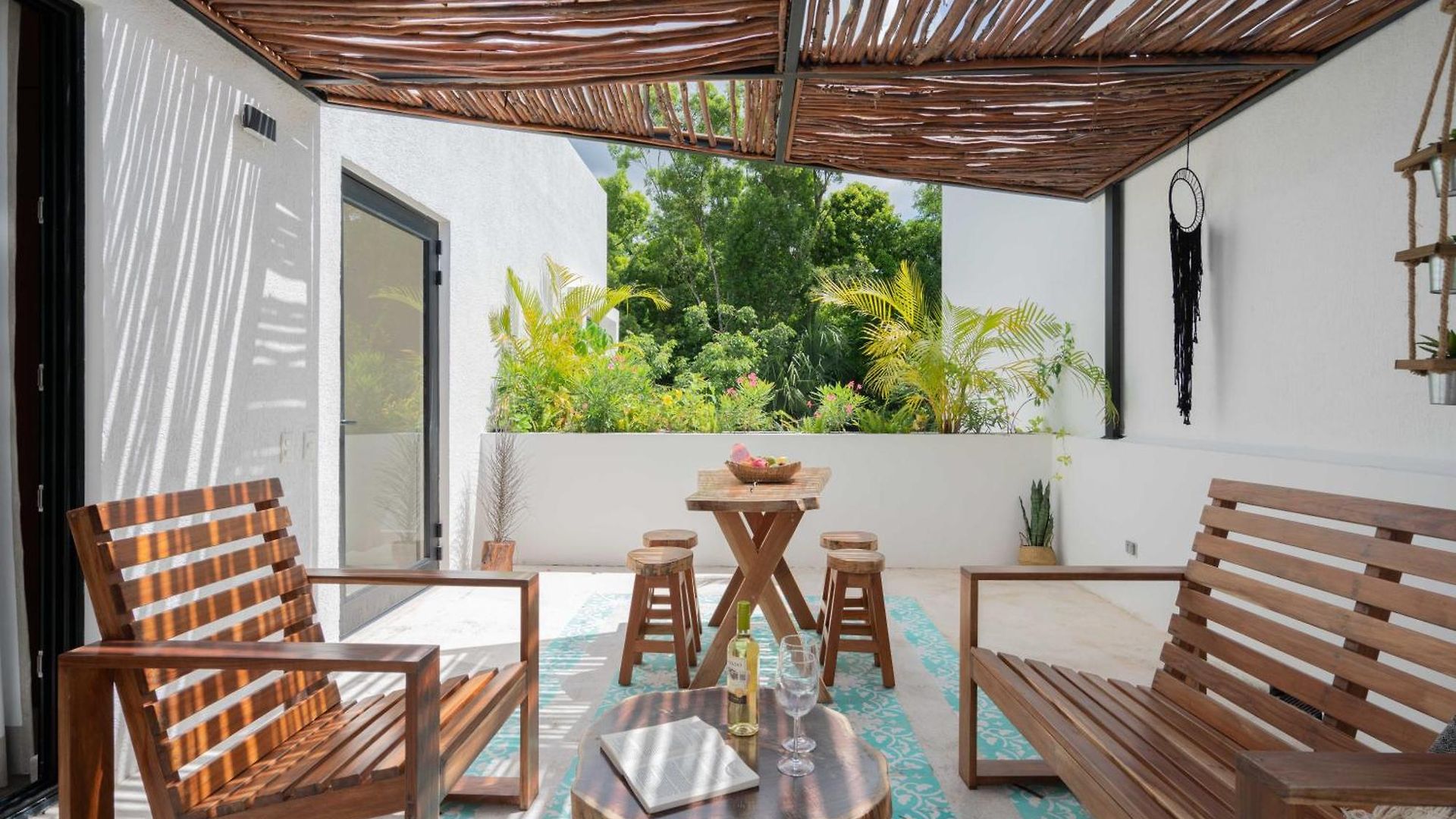 Casa Laura - - Private Townhome For 6 Guest - 3 Bedrooms - 5 Beds- Restaurant Walking Distance *