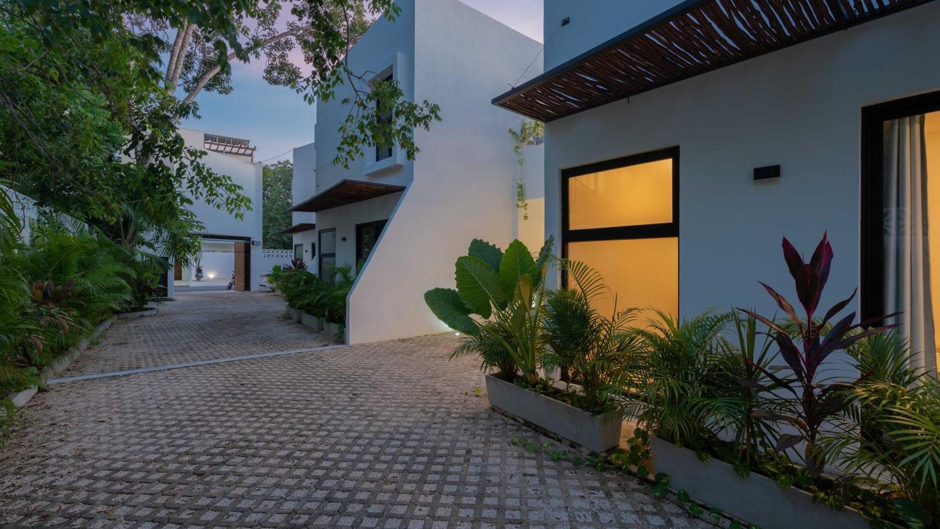 Casa Laura - - Private Townhome For 6 Guest - 3 Bedrooms - 5 Beds- Restaurant Walking Distance Apartamento