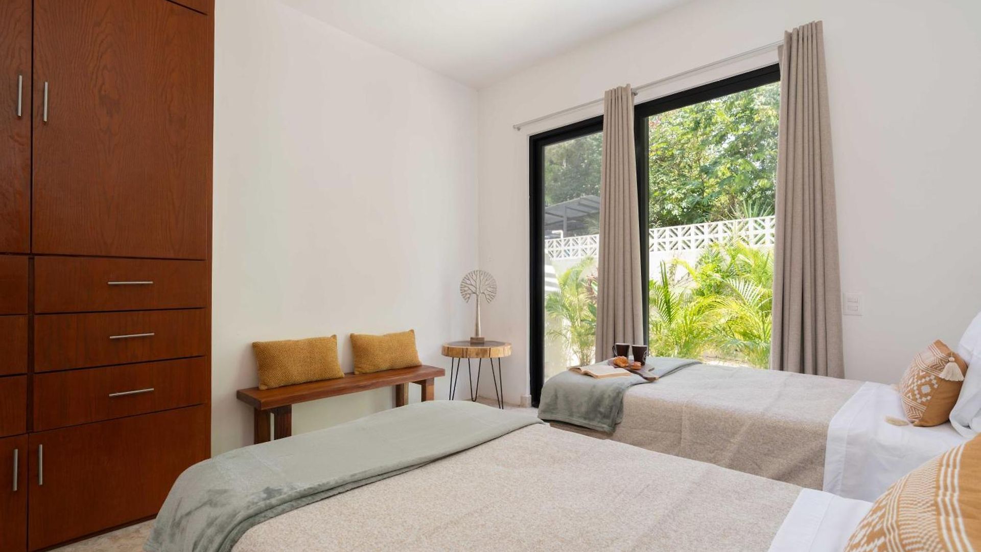 Casa Laura - - Private Townhome For 6 Guest - 3 Bedrooms - 5 Beds- Restaurant Walking Distance Apartamento *