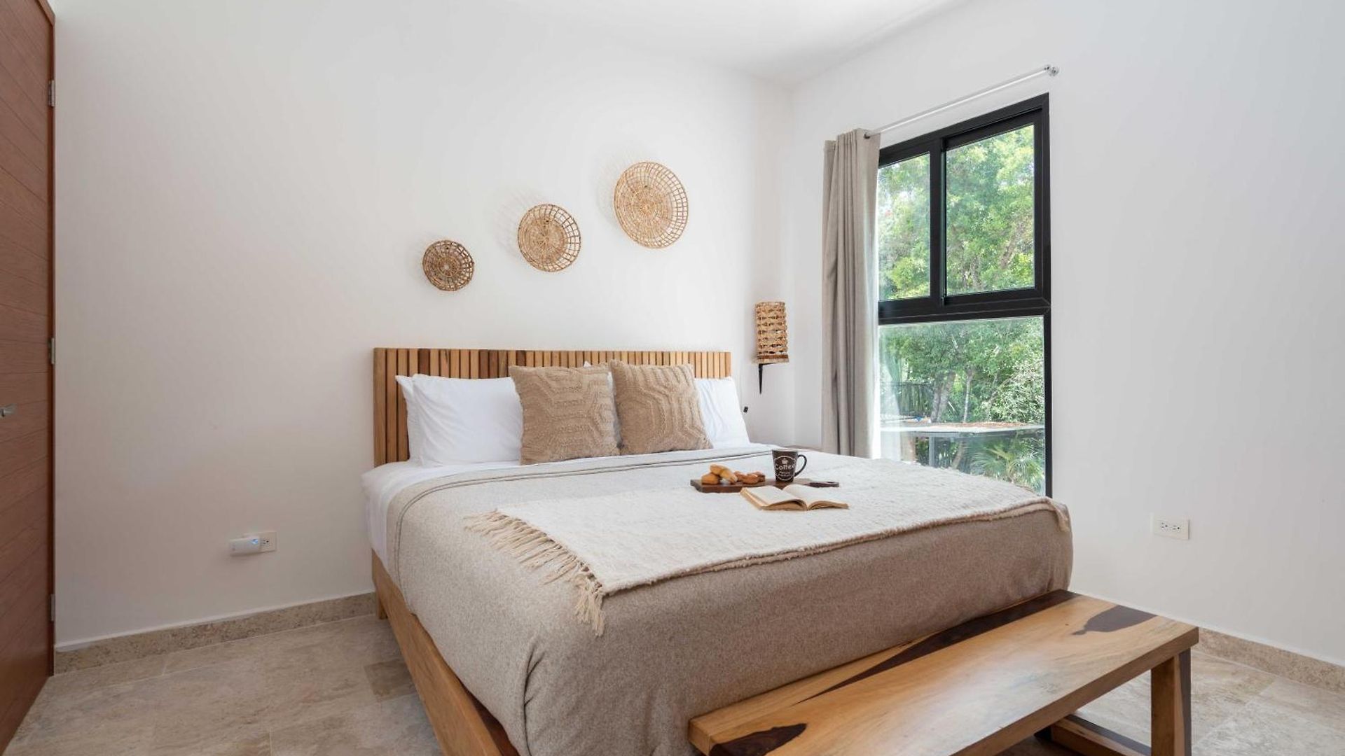 Casa Laura - - Private Townhome For 6 Guest - 3 Bedrooms - 5 Beds- Restaurant Walking Distance * Tulum