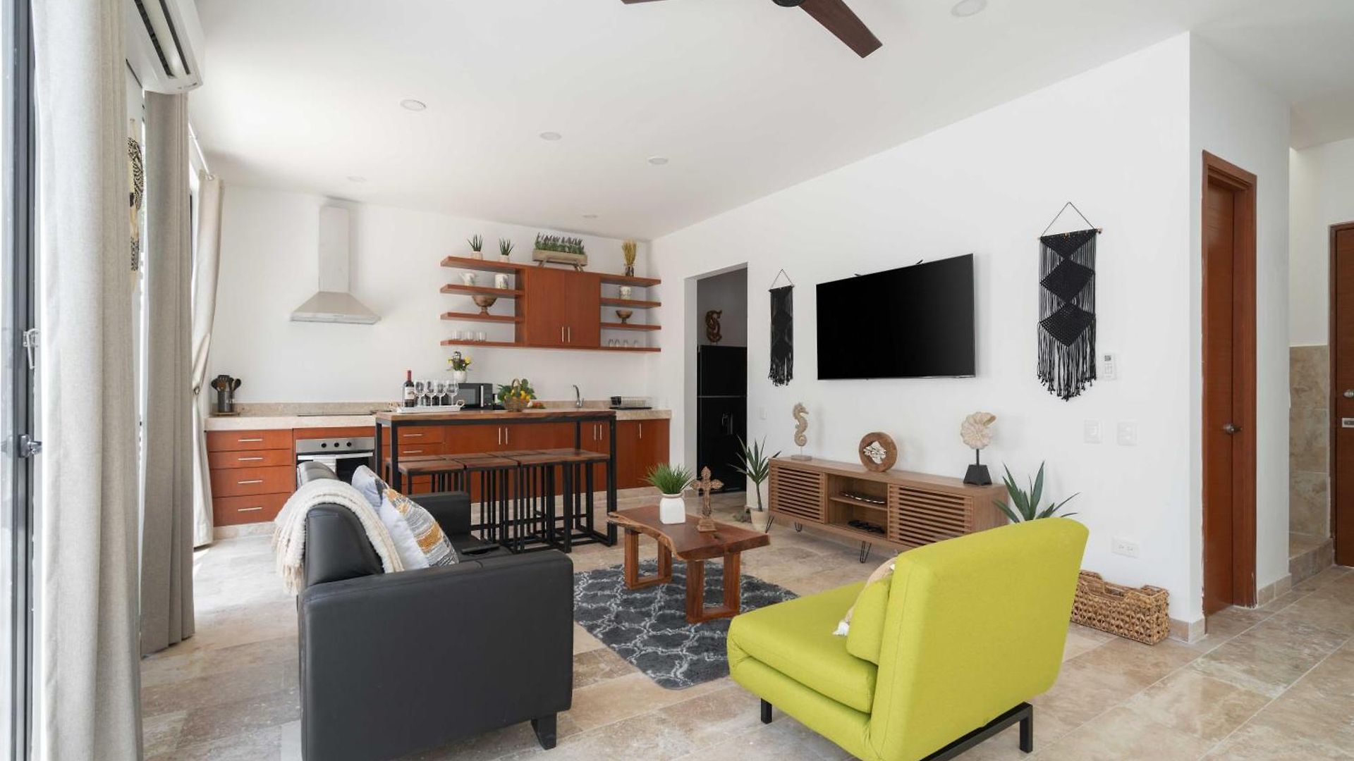 Casa Laura - - Private Townhome For 6 Guest - 3 Bedrooms - 5 Beds- Restaurant Walking Distance * Tulum