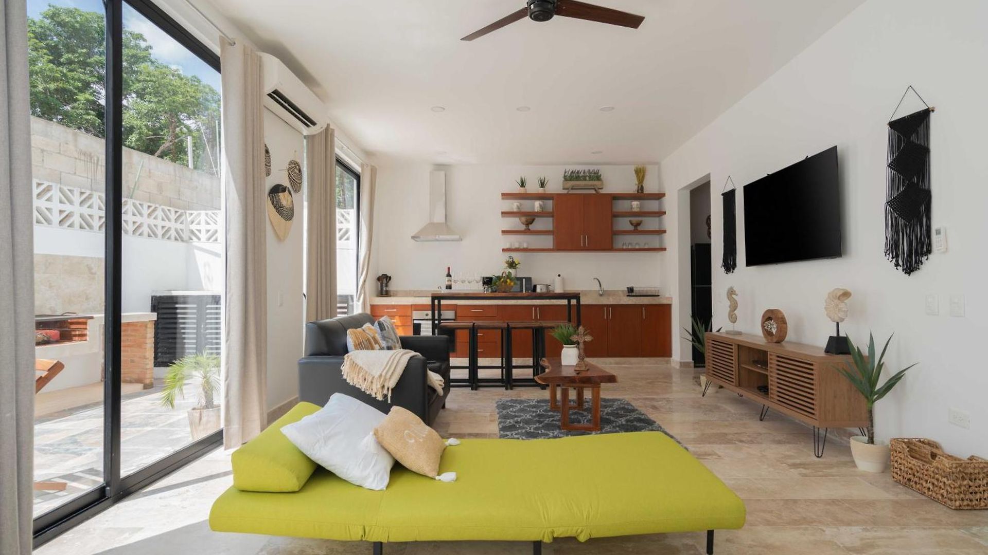 Casa Laura - - Private Townhome For 6 Guest - 3 Bedrooms - 5 Beds- Restaurant Walking Distance * Tulum