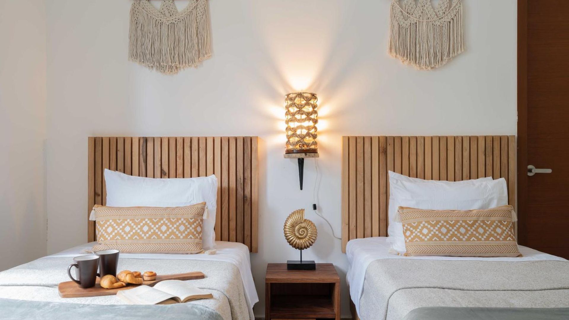Apartamento Casa Laura - - Private Townhome For 6 Guest - 3 Bedrooms - 5 Beds- Restaurant Walking Distance