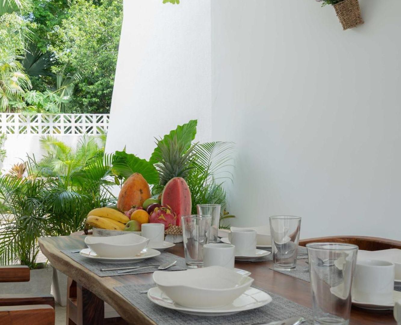 Casa Laura - - Private Townhome For 6 Guest - 3 Bedrooms - 5 Beds- Restaurant Walking Distance *