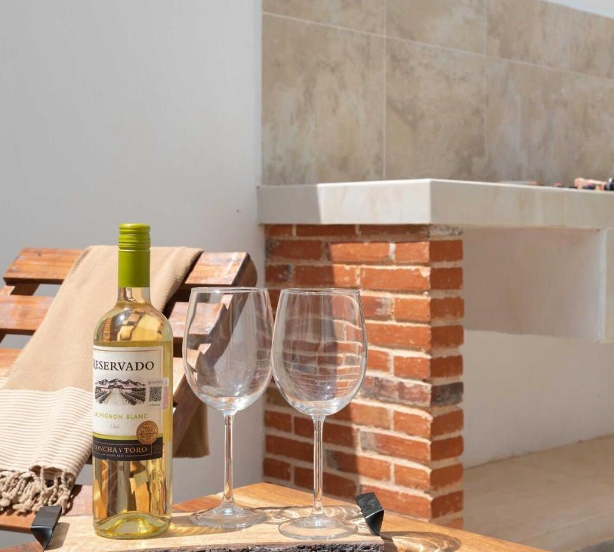 Casa Laura - - Private Townhome For 6 Guest - 3 Bedrooms - 5 Beds- Restaurant Walking Distance *