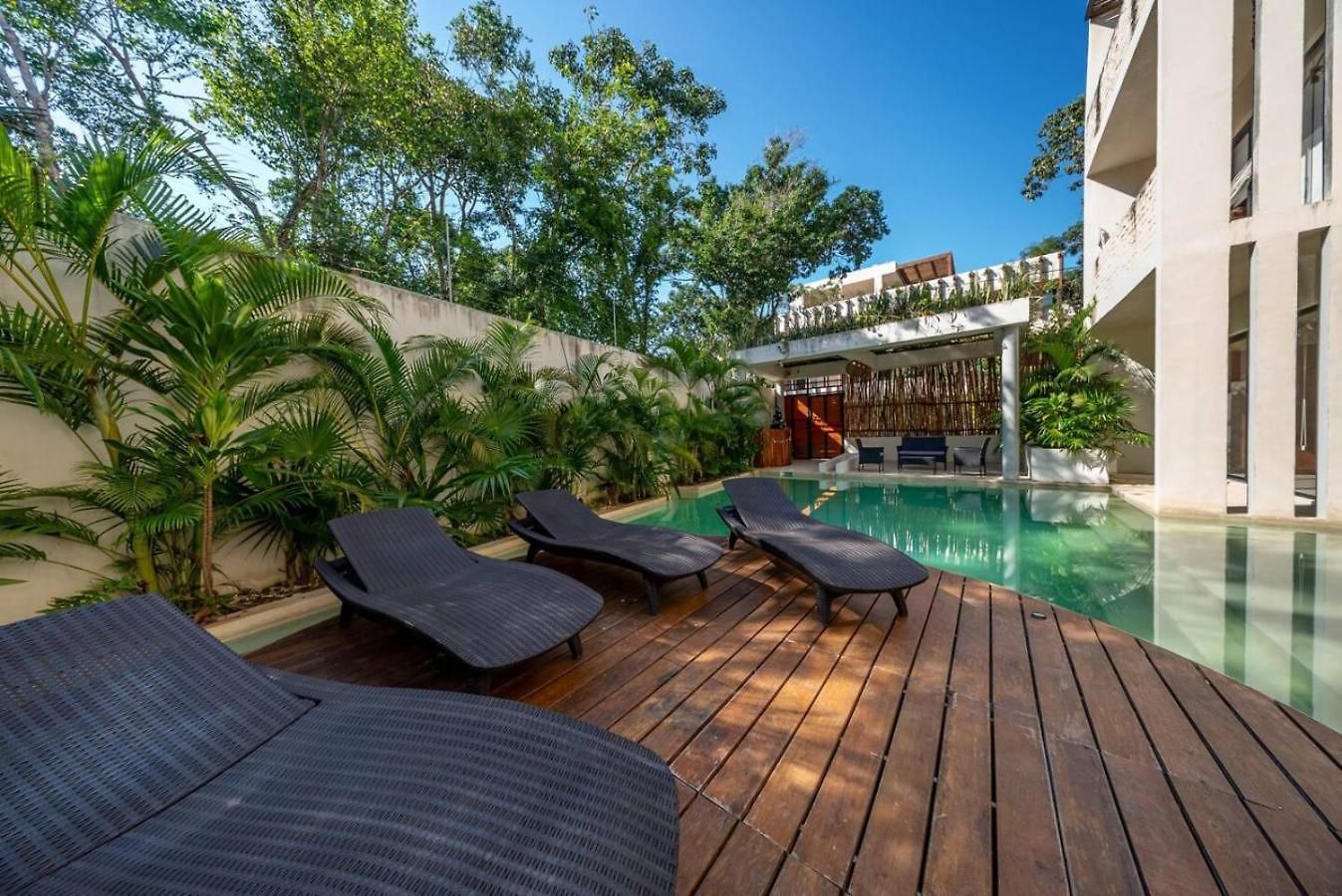 1 Bedroom With Rooftop Pool In Jungle At Paraiso Apartment
