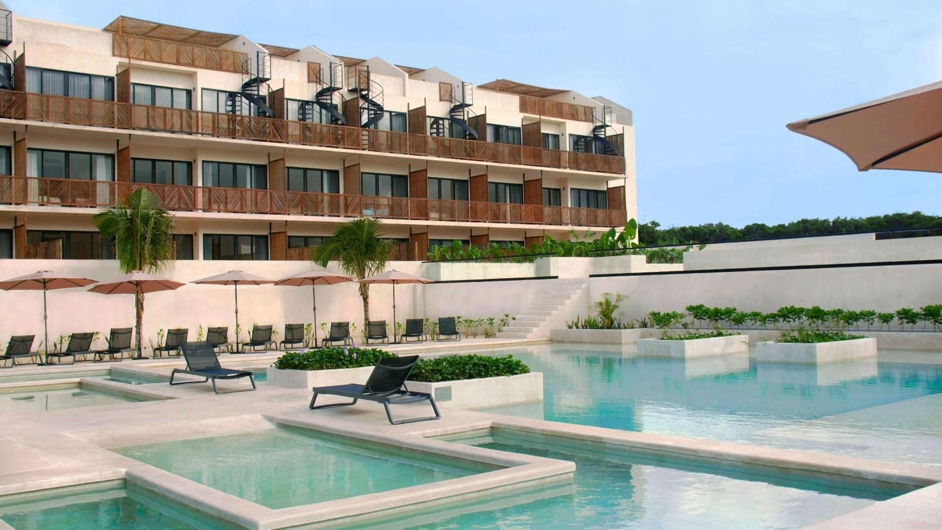 Wyndham Hotel 4*
