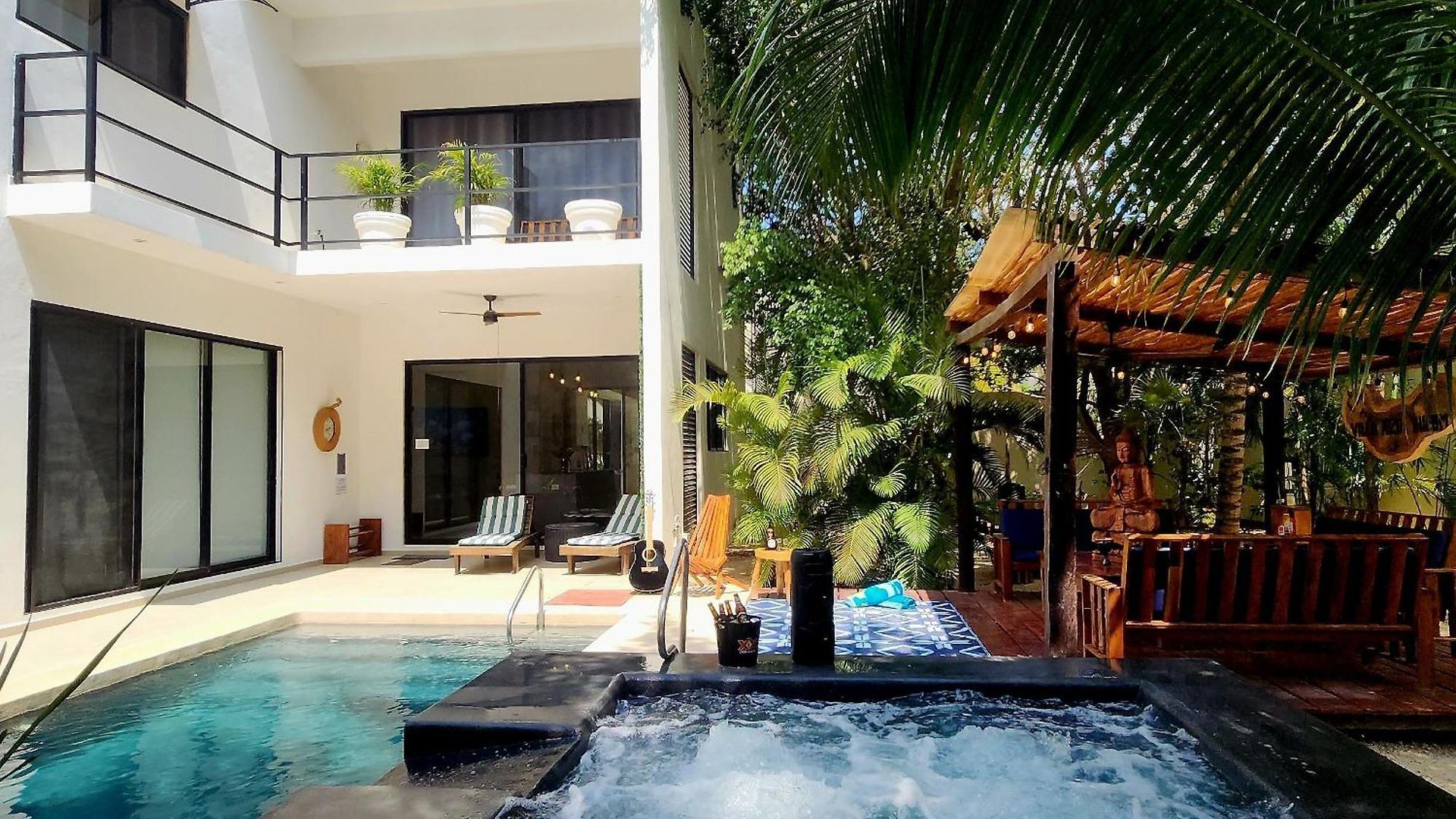 Azul Luxury For Less *