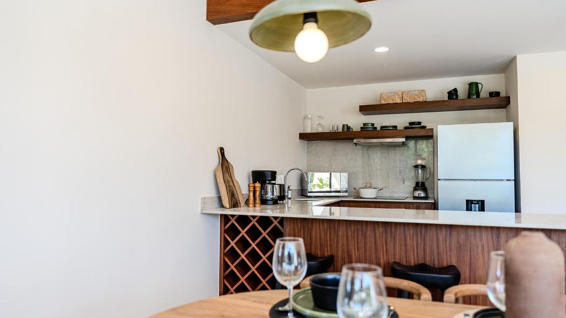 Tropical 2 Bedroom | Private Balcony & Rooftop | Casago Holiday home *