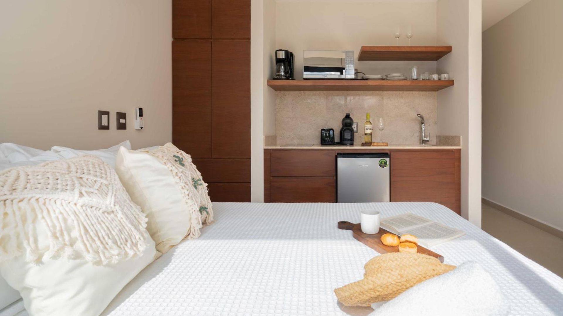 Apartment Phimai & Infinity Pool, Fast Wifi, Nespresso & Netflix *